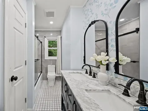 17 Ravine Court Clifton NJ 07013