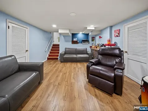17 Ravine Court Clifton NJ 07013