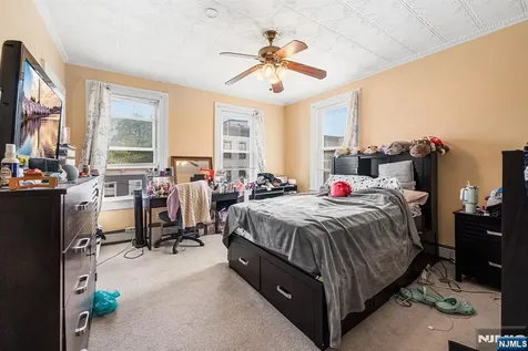 8 Manhattan Avenue Jersey City NJ 07307