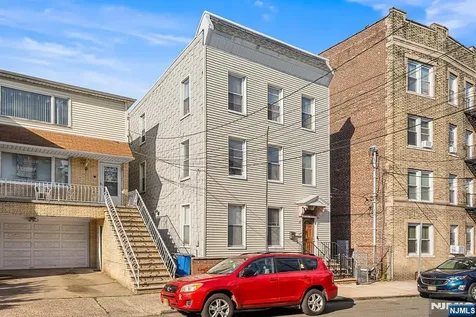 8 Manhattan Avenue Jersey City NJ 07307