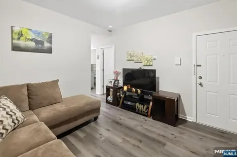 164 Parker Street Newark NJ 07104