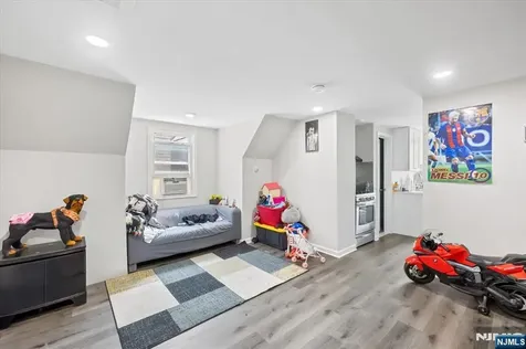 164 Parker Street Newark NJ 07104