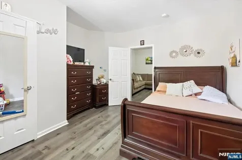 164 Parker Street Newark NJ 07104