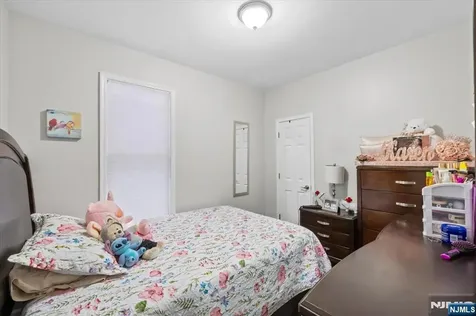 164 Parker Street Newark NJ 07104
