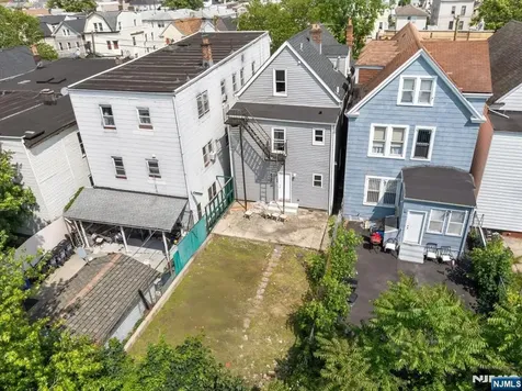 164 Parker Street Newark NJ 07104