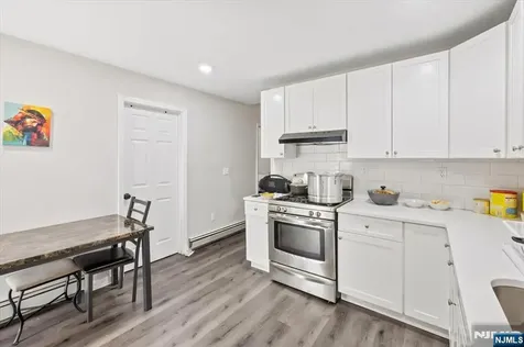 164 Parker Street Newark NJ 07104