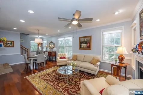 1 Ashley Court Hawthorne NJ 07506