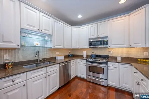 1 Ashley Court Hawthorne NJ 07506