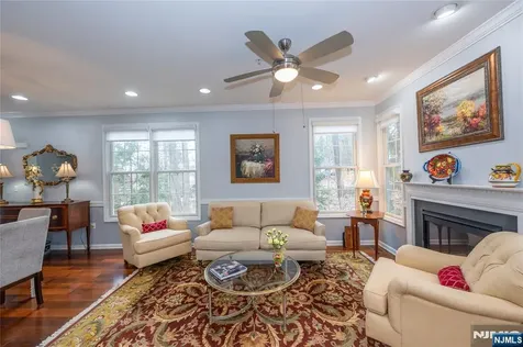 1 Ashley Court Hawthorne NJ 07506