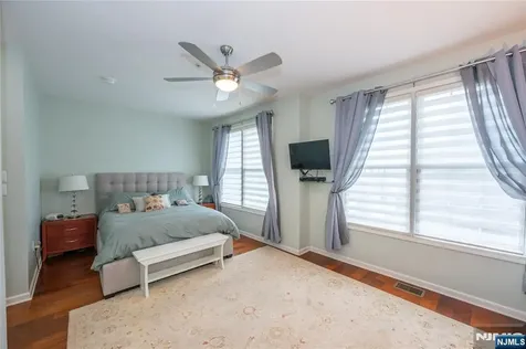 1 Ashley Court Hawthorne NJ 07506