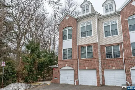 1 Ashley Court Hawthorne NJ 07506