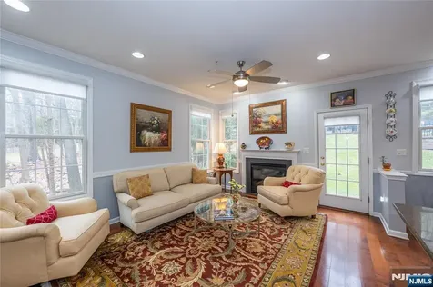1 Ashley Court Hawthorne NJ 07506