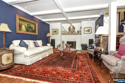 45 Lake Shore Oakland NJ 07436