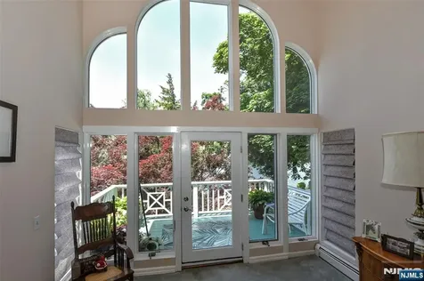 45 Lake Shore Oakland NJ 07436