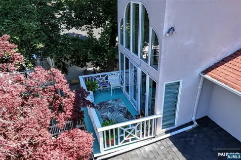 45 Lake Shore Oakland NJ 07436