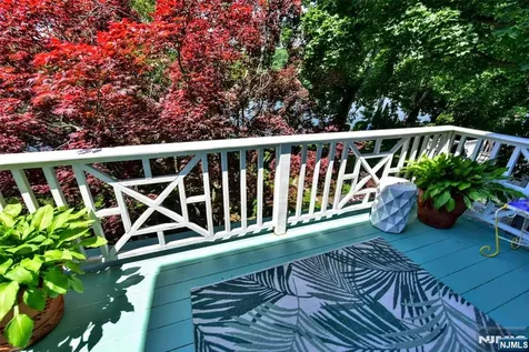 45 Lake Shore Oakland NJ 07436