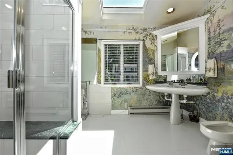 45 Lake Shore Oakland NJ 07436