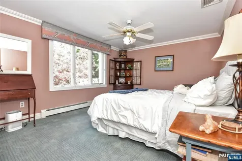 45 Lake Shore Oakland NJ 07436