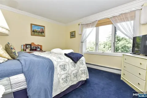 45 Lake Shore Oakland NJ 07436