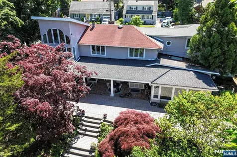 45 Lake Shore Oakland NJ 07436