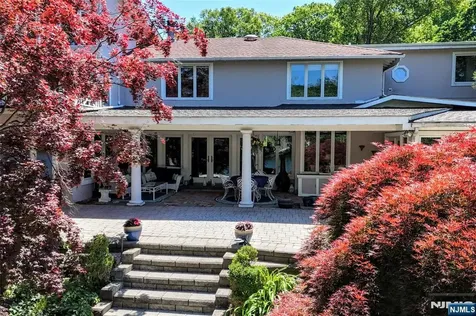 45 Lake Shore Oakland NJ 07436