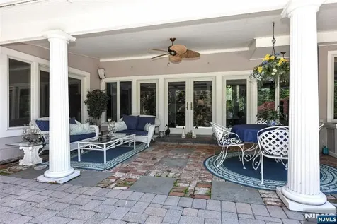 45 Lake Shore Oakland NJ 07436