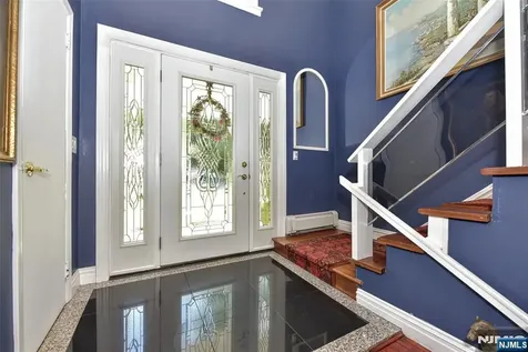 45 Lake Shore Oakland NJ 07436
