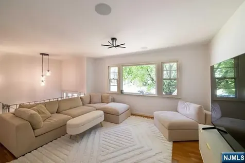 138 Grant Avenue Cresskill NJ 07626