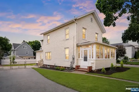 25 Riverview Avenue Rutherford NJ 07070