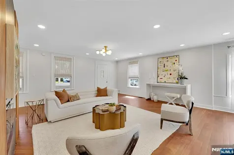 25 Riverview Avenue Rutherford NJ 07070