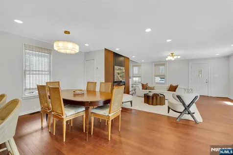 25 Riverview Avenue Rutherford NJ 07070