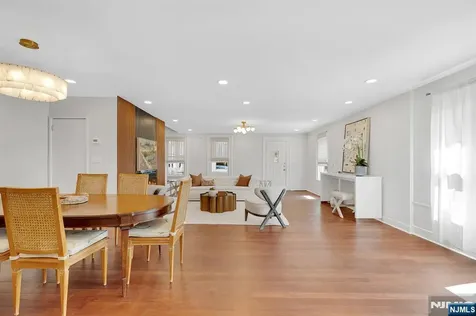 25 Riverview Avenue Rutherford NJ 07070