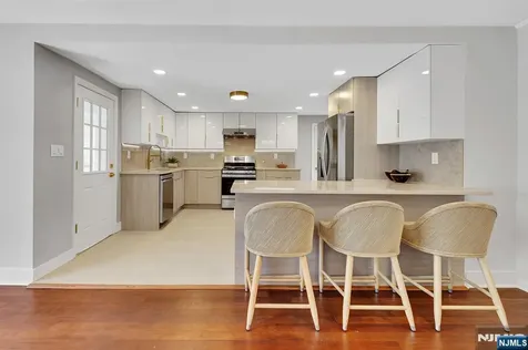 25 Riverview Avenue Rutherford NJ 07070
