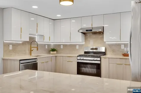 25 Riverview Avenue Rutherford NJ 07070