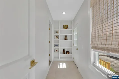 25 Riverview Avenue Rutherford NJ 07070