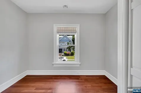 25 Riverview Avenue Rutherford NJ 07070