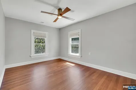 25 Riverview Avenue Rutherford NJ 07070