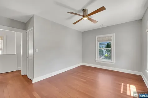 25 Riverview Avenue Rutherford NJ 07070