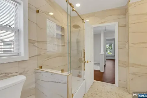 25 Riverview Avenue Rutherford NJ 07070