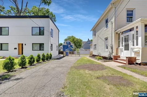 25 Riverview Avenue Rutherford NJ 07070