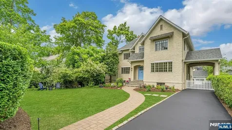 9 Parkway Montclair NJ 07042