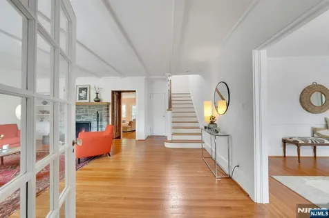 9 Parkway Montclair NJ 07042