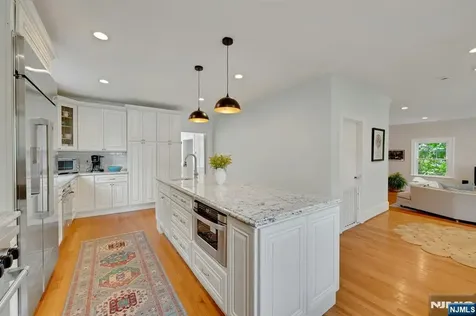 9 Parkway Montclair NJ 07042
