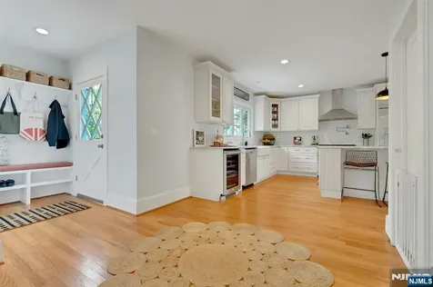 9 Parkway Montclair NJ 07042