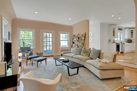 9 Parkway Montclair NJ 07042