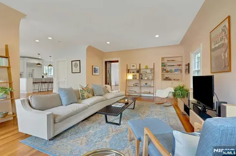 9 Parkway Montclair NJ 07042