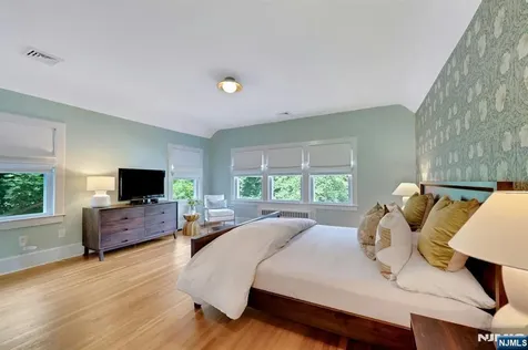 9 Parkway Montclair NJ 07042