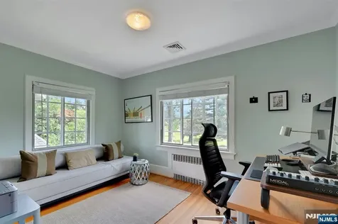 9 Parkway Montclair NJ 07042