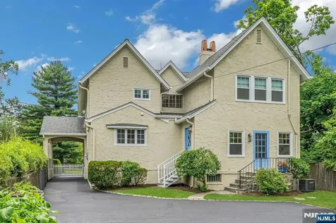 9 Parkway Montclair NJ 07042