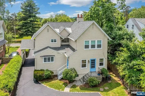 9 Parkway Montclair NJ 07042